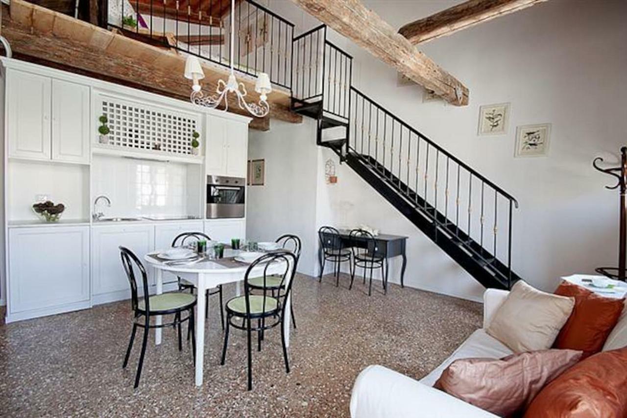 Loft Overlooking The Grand Canal Velence Kültér fotó